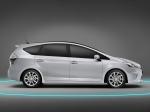 Toyota Prius + 2011 года